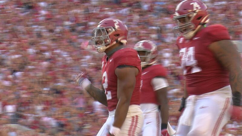 Jase McClellan scores touchdown in the fourth quarter in Alabama win.