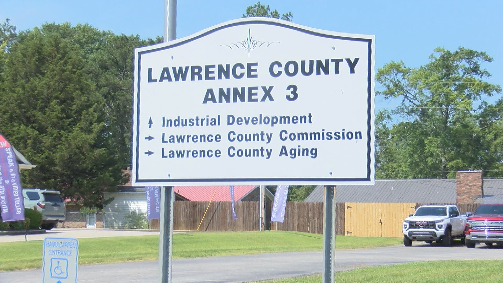 Discussion of "leash law" adoption postponed by Lawrence County Commission - Vimarsana News