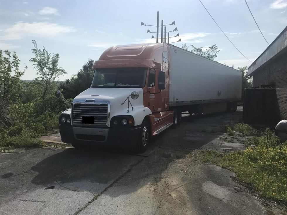 If anyone has seen another truck and trailer with the one in the picture on the night of May...
